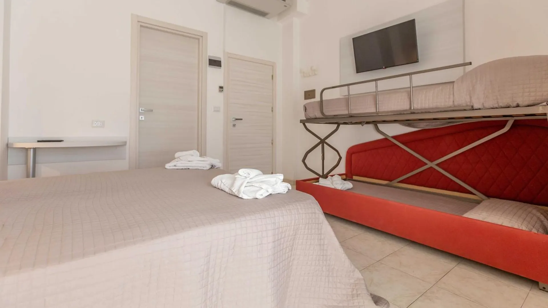 Hotel Ribot Rimini 3*,  Italia