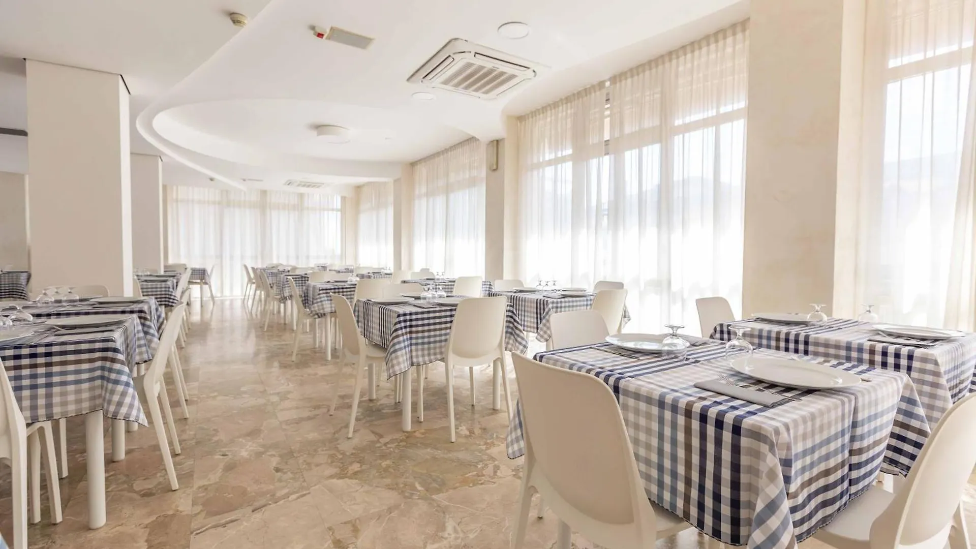 Hotel Ribot Rimini 3*,